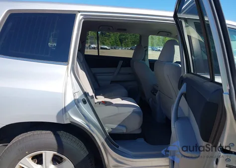 2013 Toyota Highlander Base V6 z USA, uszkodzony, nr VIN 5TDBK3EH7DS203327